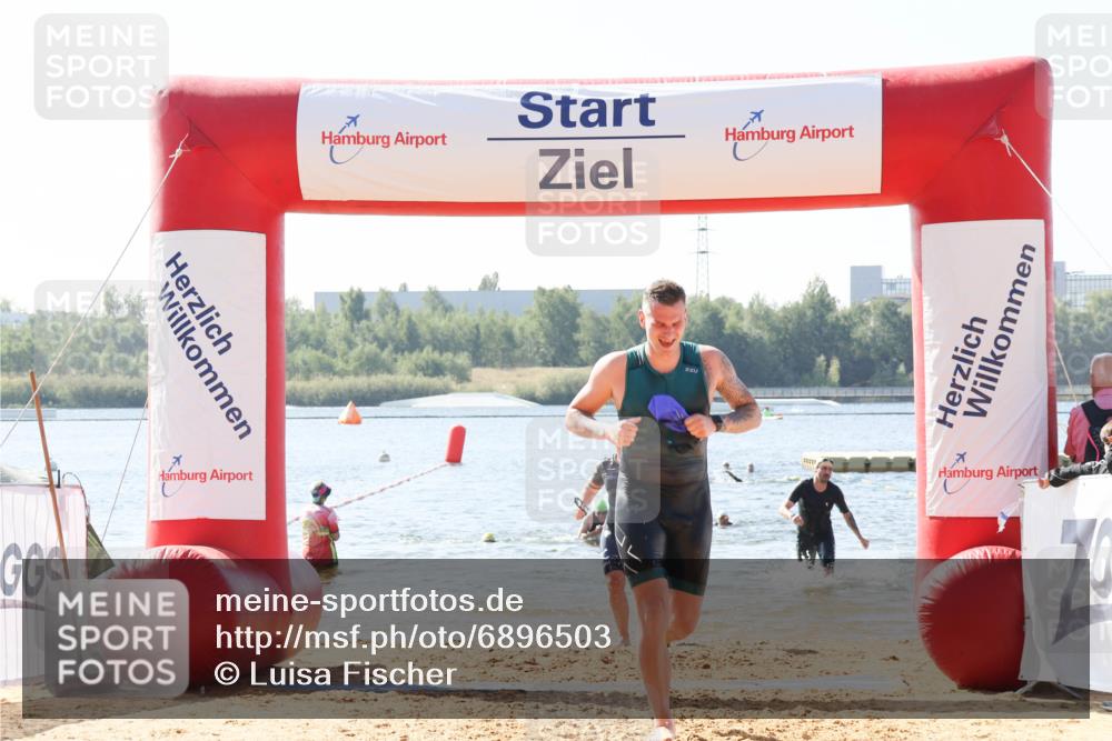 01.09.2024 - 17. Tribühne Triathlon Luisa Fischer http://msf.ph/oto/6896503 01.09.2024 11:23:48 Schwimmen 447, 514, 526, 543 meine-sportfotos.de