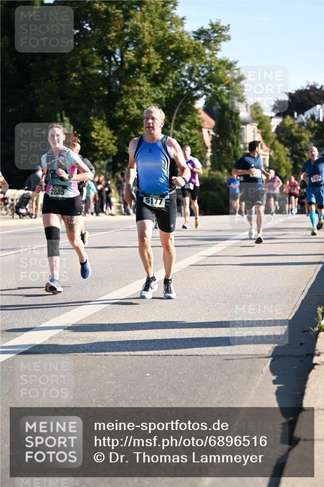 01.09.2024 - BARMER Alsterlauf Dr. Thomas Lammeyer http://msf.ph/oto/6896516 01.09.2024 09:34:45 Laufen 2885, 2454, 5177 meine-sportfotos.de