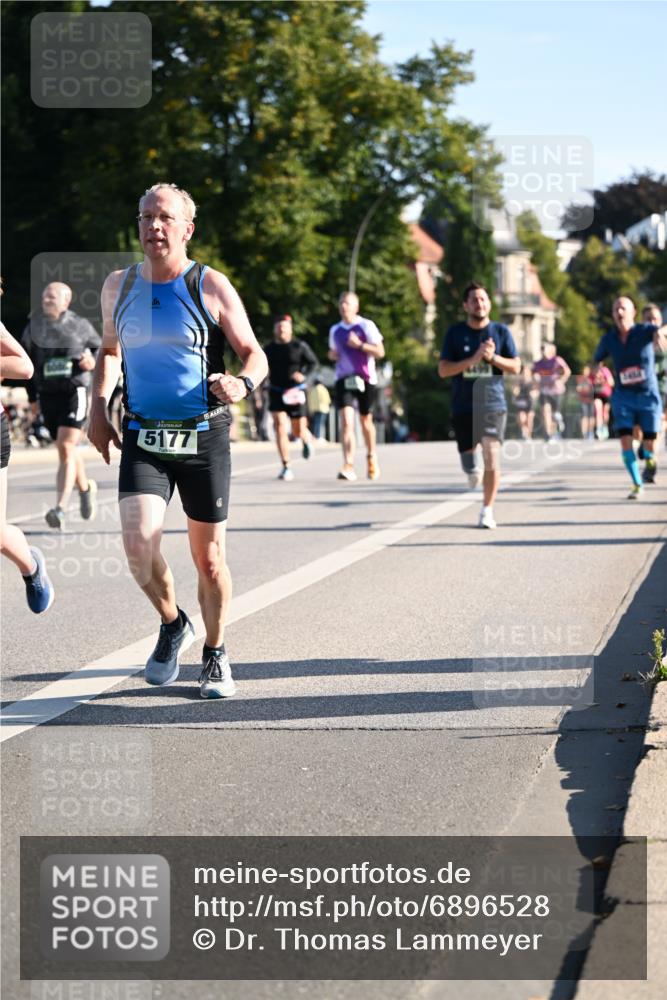 01.09.2024 - BARMER Alsterlauf Dr. Thomas Lammeyer http://msf.ph/oto/6896528 01.09.2024 09:34:46 Laufen 5177 meine-sportfotos.de
