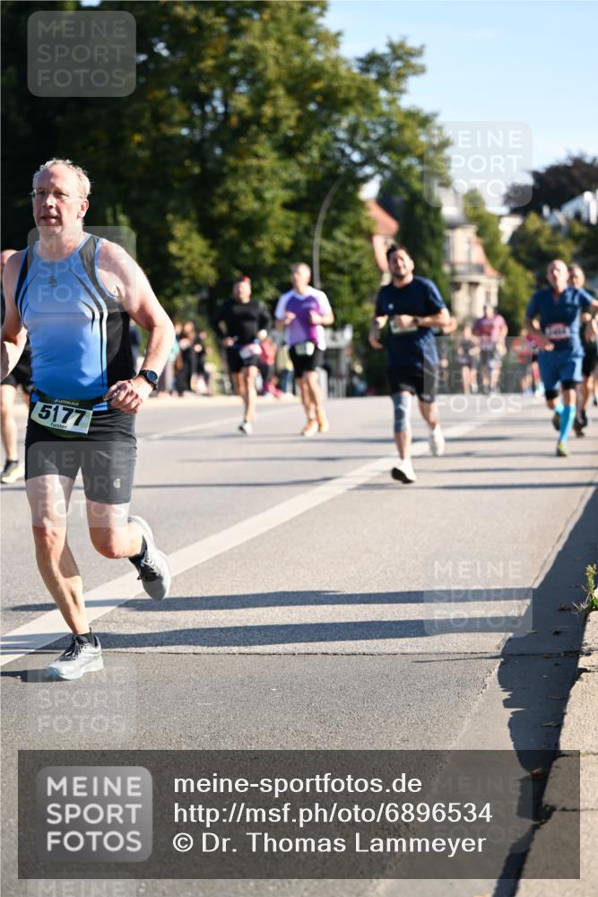 01.09.2024 - BARMER Alsterlauf Dr. Thomas Lammeyer http://msf.ph/oto/6896534 01.09.2024 09:34:46 Laufen 5177 meine-sportfotos.de