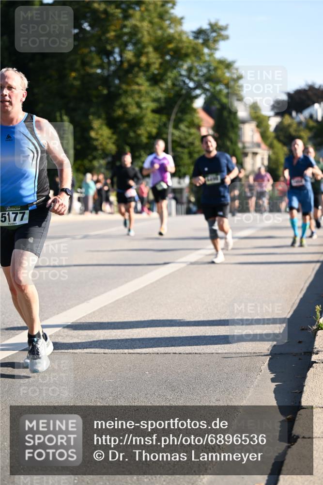 01.09.2024 - BARMER Alsterlauf Dr. Thomas Lammeyer http://msf.ph/oto/6896536 01.09.2024 09:34:46 Laufen 8, 5177 meine-sportfotos.de