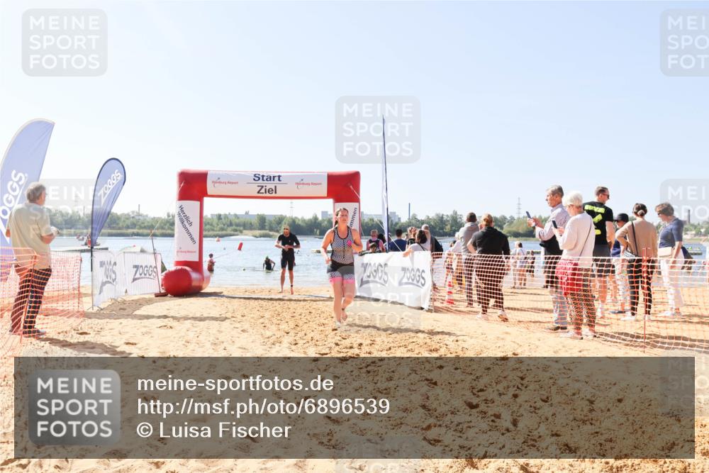01.09.2024 - 17. Tribühne Triathlon Luisa Fischer http://msf.ph/oto/6896539 01.09.2024 11:23:54 Schwimmen 447, 514, 526, 543 meine-sportfotos.de