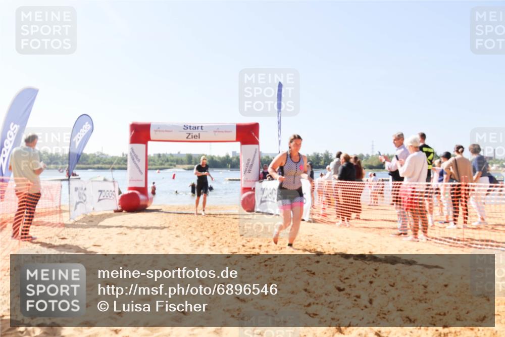 01.09.2024 - 17. Tribühne Triathlon Luisa Fischer http://msf.ph/oto/6896546 01.09.2024 11:23:55 Schwimmen 447, 514, 526, 543 meine-sportfotos.de