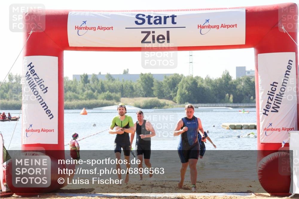 01.09.2024 - 17. Tribühne Triathlon Luisa Fischer http://msf.ph/oto/6896563 01.09.2024 11:24:05 Schwimmen 451, 493, 505, 534 meine-sportfotos.de