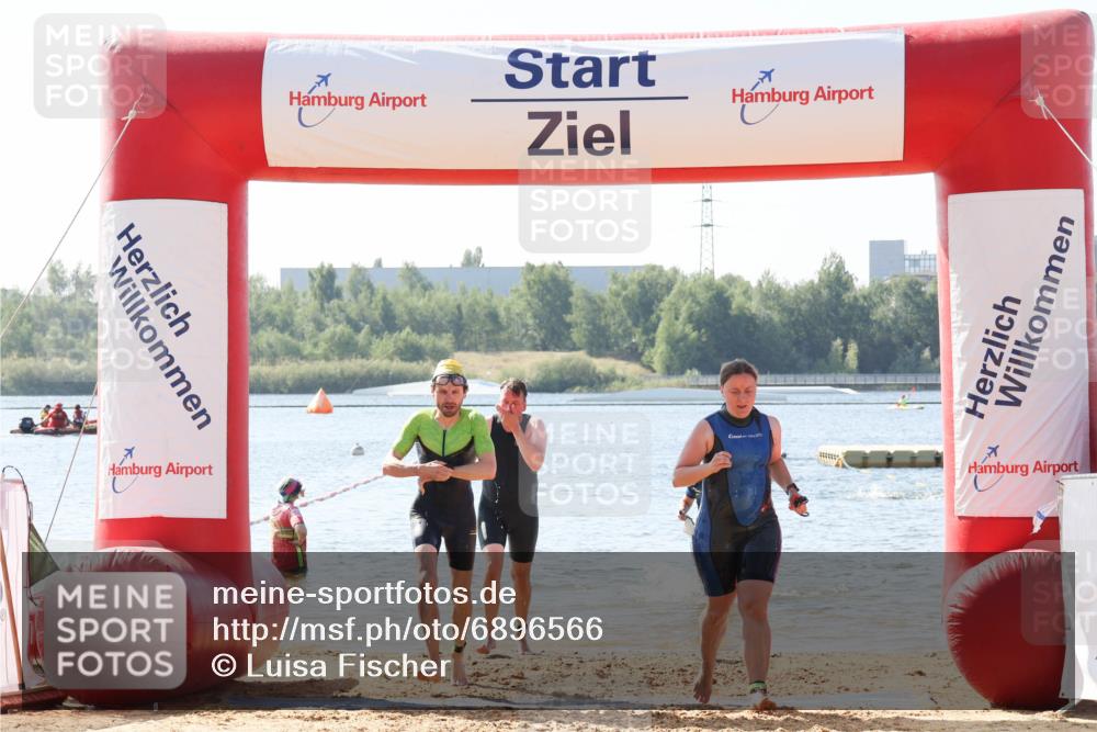 01.09.2024 - 17. Tribühne Triathlon Luisa Fischer http://msf.ph/oto/6896566 01.09.2024 11:24:05 Schwimmen 451, 493, 505, 534 meine-sportfotos.de