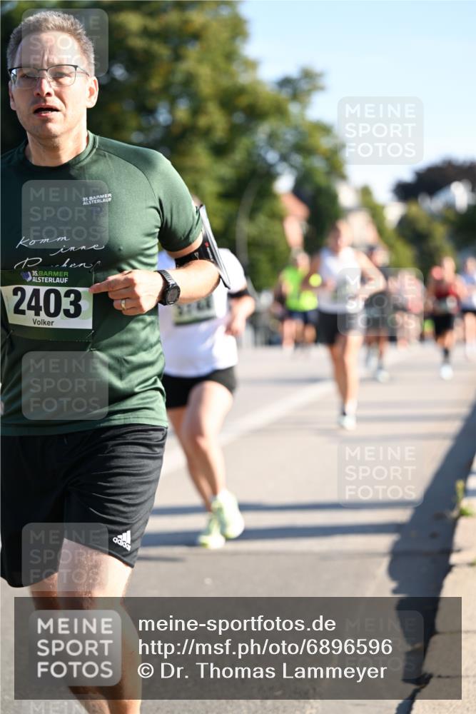 01.09.2024 - BARMER Alsterlauf Dr. Thomas Lammeyer http://msf.ph/oto/6896596 01.09.2024 09:34:51 Laufen 35, 35, 2403 meine-sportfotos.de