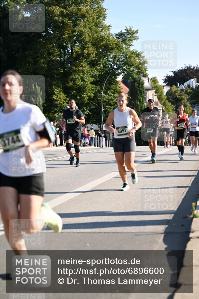 01.09.2024 - BARMER Alsterlauf Dr. Thomas Lammeyer http://msf.ph/oto/6896600 01.09.2024 09:34:52 Laufen 2004, 3744, 2923, 8057, 2723, 4986 meine-sportfotos.de