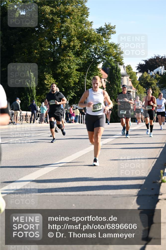 01.09.2024 - BARMER Alsterlauf Dr. Thomas Lammeyer http://msf.ph/oto/6896606 01.09.2024 09:34:52 Laufen 2004, 8057, 2923, 2723, 4986 meine-sportfotos.de