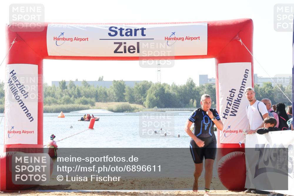01.09.2024 - 17. Tribühne Triathlon Luisa Fischer http://msf.ph/oto/6896611 01.09.2024 11:24:14 Schwimmen 451, 493, 505, 534 meine-sportfotos.de