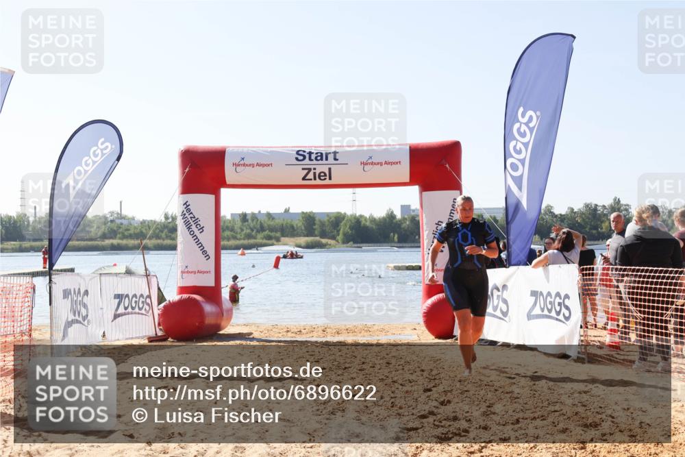 01.09.2024 - 17. Tribühne Triathlon Luisa Fischer http://msf.ph/oto/6896622 01.09.2024 11:24:16 Schwimmen 451, 534 meine-sportfotos.de