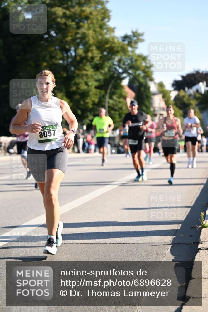 01.09.2024 - BARMER Alsterlauf Dr. Thomas Lammeyer http://msf.ph/oto/6896628 01.09.2024 09:34:53 Laufen 35, 8057 meine-sportfotos.de