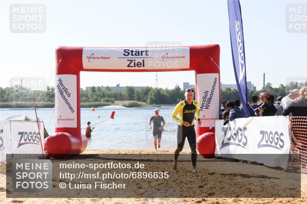01.09.2024 - 17. Tribühne Triathlon Luisa Fischer http://msf.ph/oto/6896635 01.09.2024 11:24:44 Schwimmen 515, 527 meine-sportfotos.de