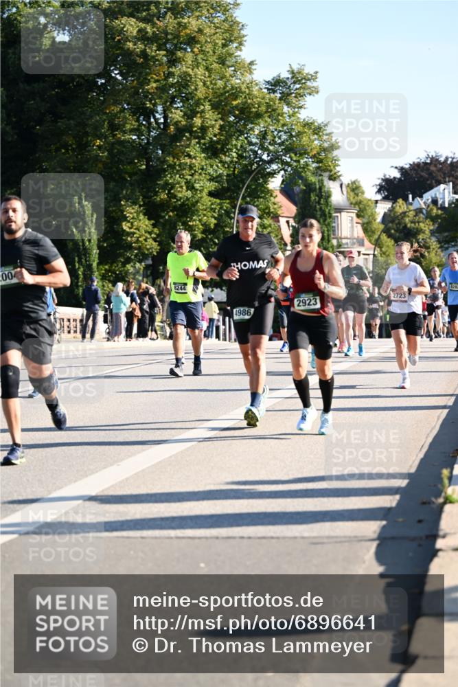 01.09.2024 - BARMER Alsterlauf Dr. Thomas Lammeyer http://msf.ph/oto/6896641 01.09.2024 09:34:54 Laufen 2004, 8244, 4986, 2923, 2723, 8282 meine-sportfotos.de