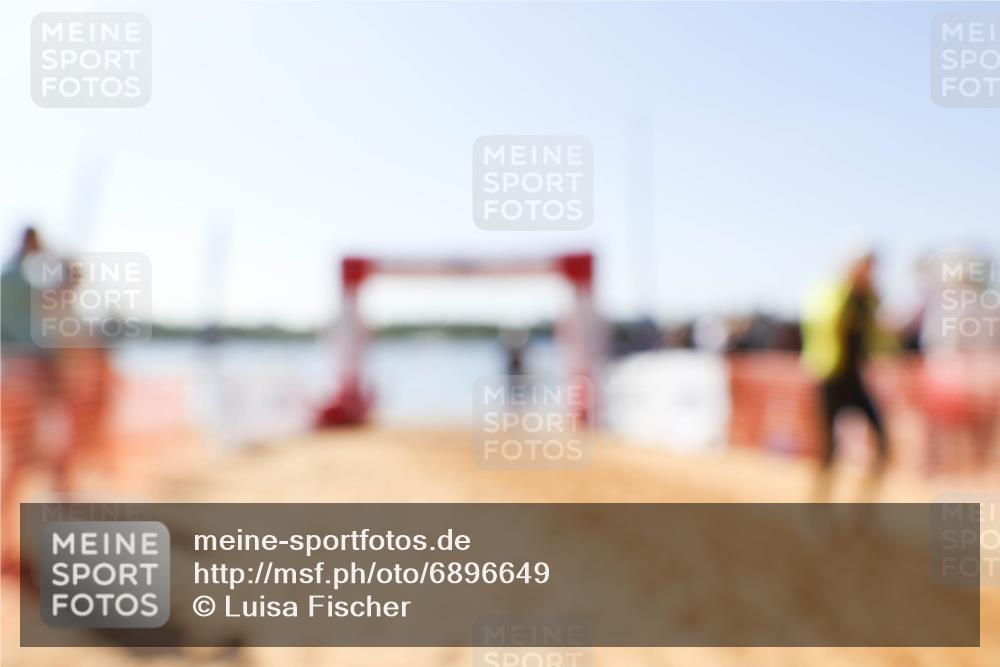 01.09.2024 - 17. Tribühne Triathlon Luisa Fischer http://msf.ph/oto/6896649 01.09.2024 11:24:47 Schwimmen 515, 527 meine-sportfotos.de