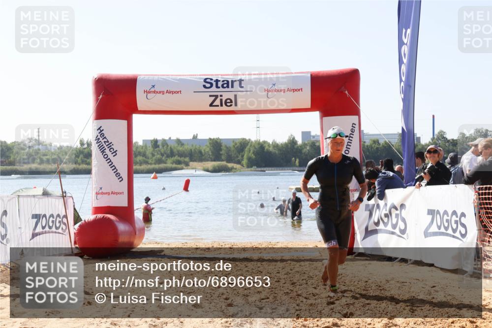 01.09.2024 - 17. Tribühne Triathlon Luisa Fischer http://msf.ph/oto/6896653 01.09.2024 11:24:49 Schwimmen 515, 527 meine-sportfotos.de
