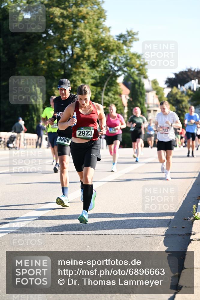 01.09.2024 - BARMER Alsterlauf Dr. Thomas Lammeyer http://msf.ph/oto/6896663 01.09.2024 09:34:56 Laufen 4986, 2923, 723 meine-sportfotos.de