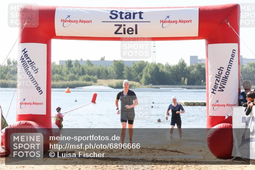 01.09.2024 - 17. Tribühne Triathlon Luisa Fischer http://msf.ph/oto/6896666 01.09.2024 11:24:57 Schwimmen 449, 538 meine-sportfotos.de
