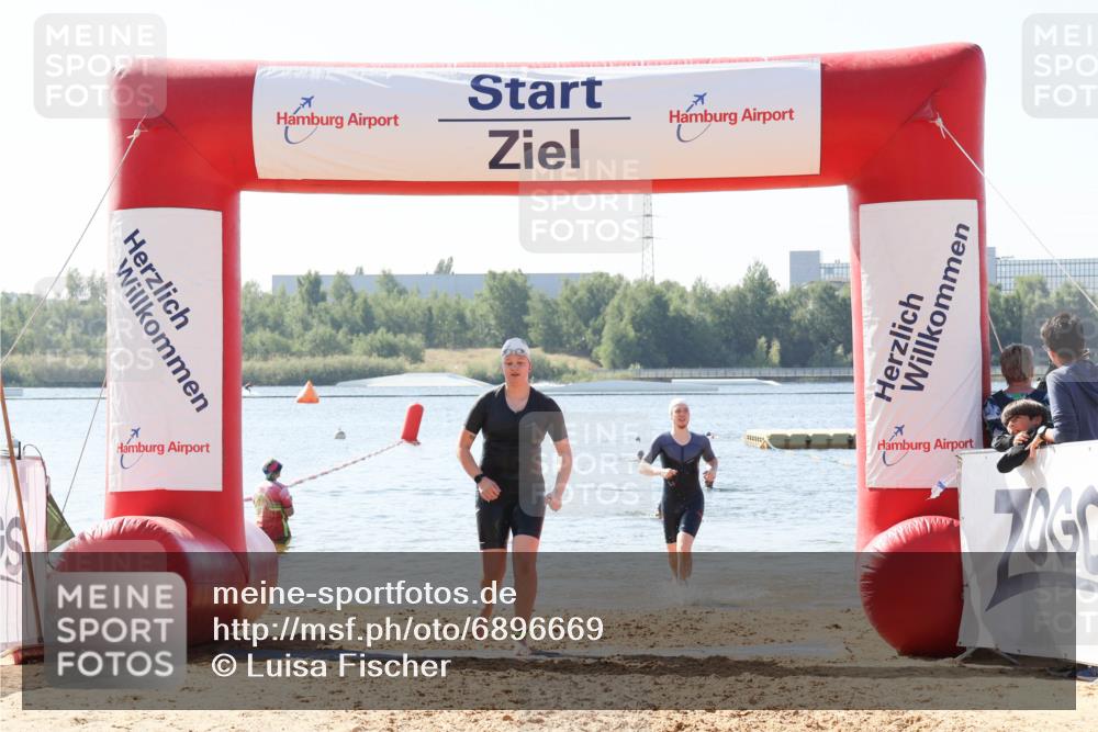 01.09.2024 - 17. Tribühne Triathlon Luisa Fischer http://msf.ph/oto/6896669 01.09.2024 11:24:58 Schwimmen 449, 538 meine-sportfotos.de