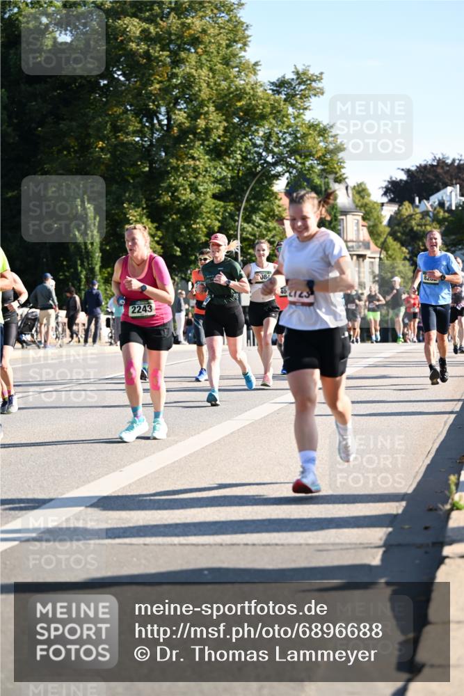 01.09.2024 - BARMER Alsterlauf Dr. Thomas Lammeyer http://msf.ph/oto/6896688 01.09.2024 09:34:57 Laufen 2243, 084, 402123, 8252 meine-sportfotos.de
