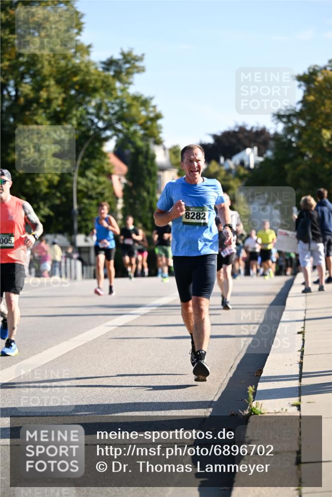 01.09.2024 - BARMER Alsterlauf Dr. Thomas Lammeyer http://msf.ph/oto/6896702 01.09.2024 09:35:00 Laufen 005, 8282 meine-sportfotos.de