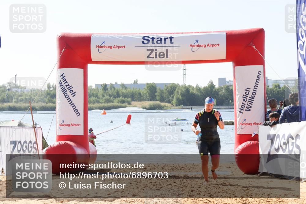 01.09.2024 - 17. Tribühne Triathlon Luisa Fischer http://msf.ph/oto/6896703 01.09.2024 11:25:14 Schwimmen 496, 546 meine-sportfotos.de