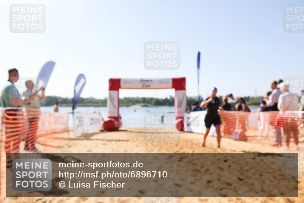 01.09.2024 - 17. Tribühne Triathlon Luisa Fischer http://msf.ph/oto/6896710 01.09.2024 11:25:16 Schwimmen 496, 546 meine-sportfotos.de