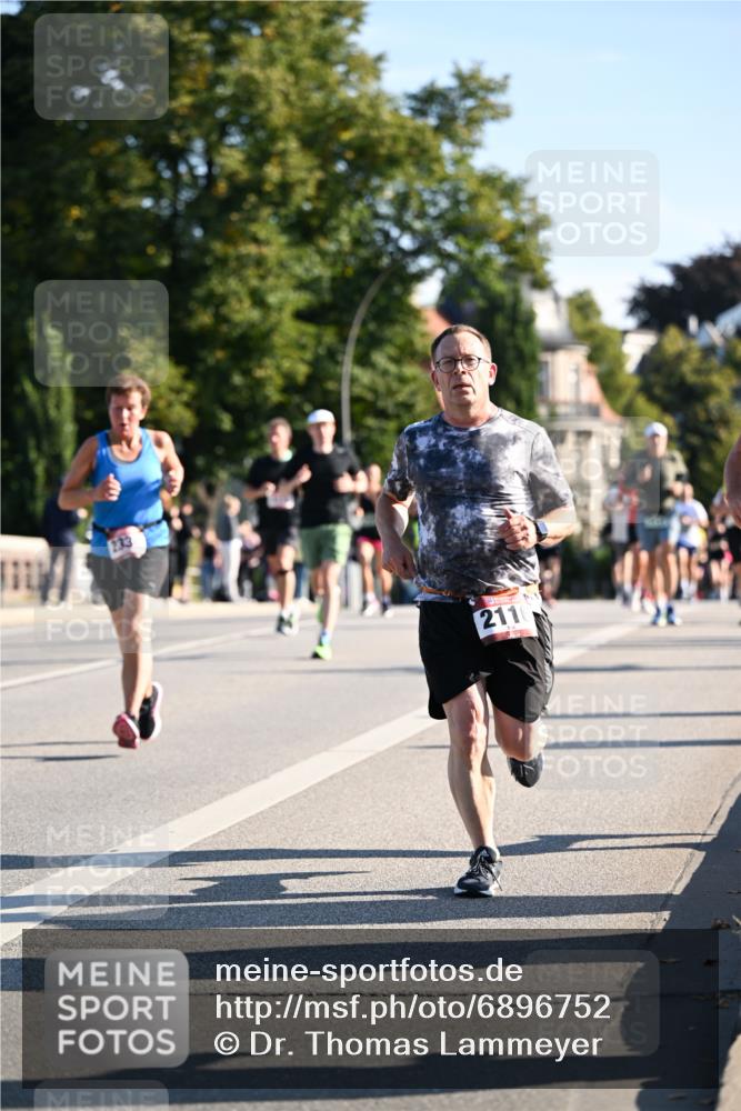 01.09.2024 - BARMER Alsterlauf Dr. Thomas Lammeyer http://msf.ph/oto/6896752 01.09.2024 09:35:03 Laufen 233, 2110 meine-sportfotos.de
