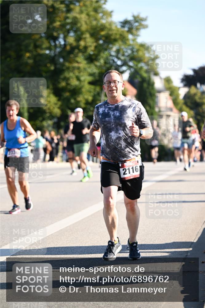 01.09.2024 - BARMER Alsterlauf Dr. Thomas Lammeyer http://msf.ph/oto/6896762 01.09.2024 09:35:04 Laufen 2116 meine-sportfotos.de