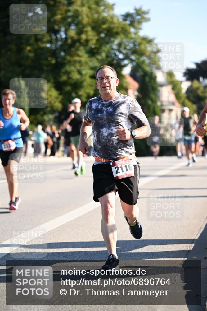 01.09.2024 - BARMER Alsterlauf Dr. Thomas Lammeyer http://msf.ph/oto/6896764 01.09.2024 09:35:04 Laufen 233, 2116 meine-sportfotos.de