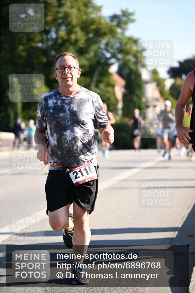 01.09.2024 - BARMER Alsterlauf Dr. Thomas Lammeyer http://msf.ph/oto/6896768 01.09.2024 09:35:05 Laufen 2116 meine-sportfotos.de