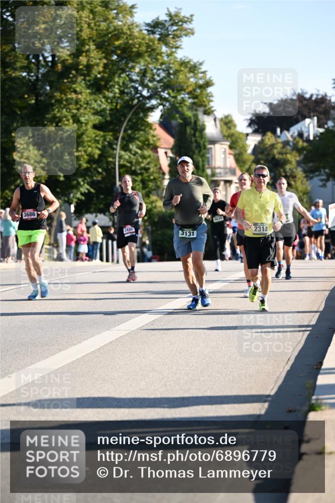 01.09.2024 - BARMER Alsterlauf Dr. Thomas Lammeyer http://msf.ph/oto/6896779 01.09.2024 09:35:07 Laufen 3686, 2430, 3131, 2313 meine-sportfotos.de
