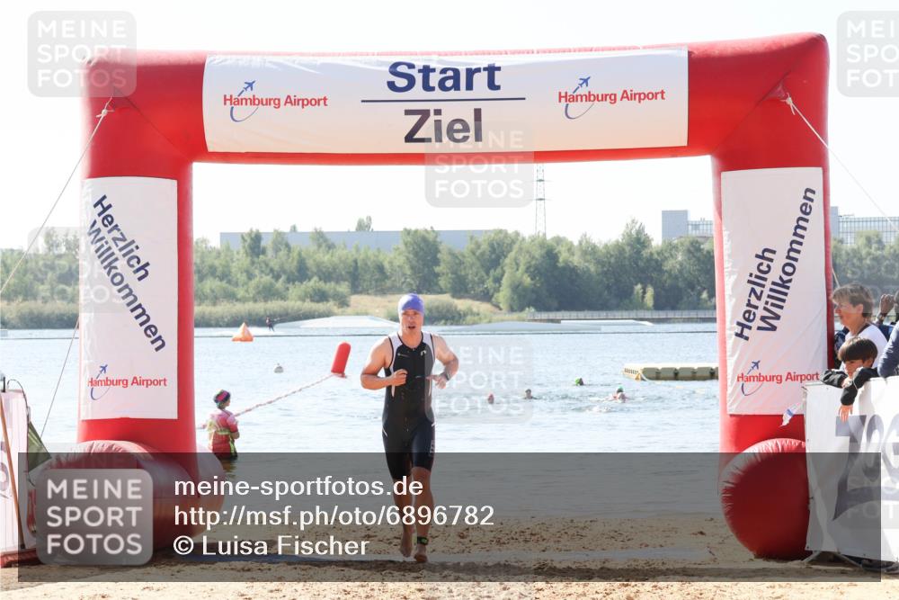 01.09.2024 - 17. Tribühne Triathlon Luisa Fischer http://msf.ph/oto/6896782 01.09.2024 11:25:53 Schwimmen 483 meine-sportfotos.de