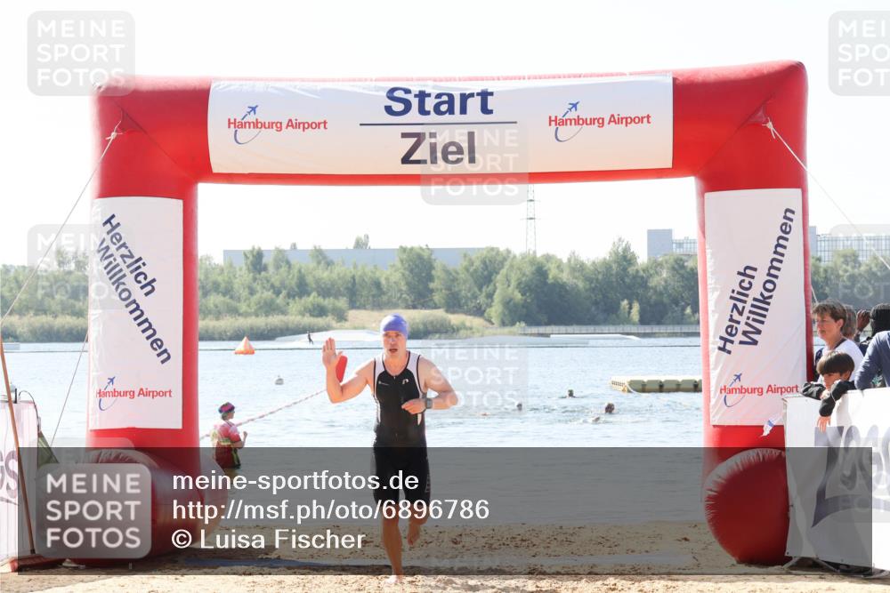 01.09.2024 - 17. Tribühne Triathlon Luisa Fischer http://msf.ph/oto/6896786 01.09.2024 11:25:53 Schwimmen 483 meine-sportfotos.de
