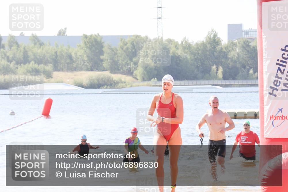 01.09.2024 - 17. Tribühne Triathlon Luisa Fischer http://msf.ph/oto/6896830 01.09.2024 11:26:27 Schwimmen 463, 536 meine-sportfotos.de