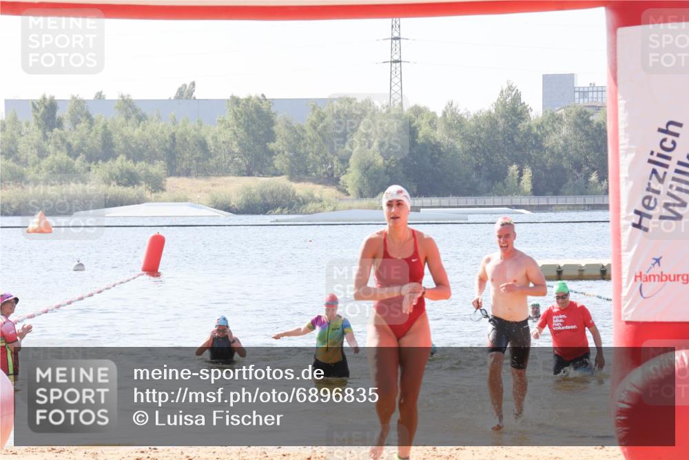 01.09.2024 - 17. Tribühne Triathlon Luisa Fischer http://msf.ph/oto/6896835 01.09.2024 11:26:28 Schwimmen 463, 520, 536 meine-sportfotos.de