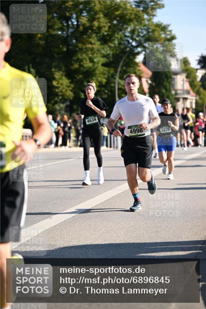 01.09.2024 - BARMER Alsterlauf Dr. Thomas Lammeyer http://msf.ph/oto/6896845 01.09.2024 09:35:11 Laufen 4634, 4998, 3226 meine-sportfotos.de