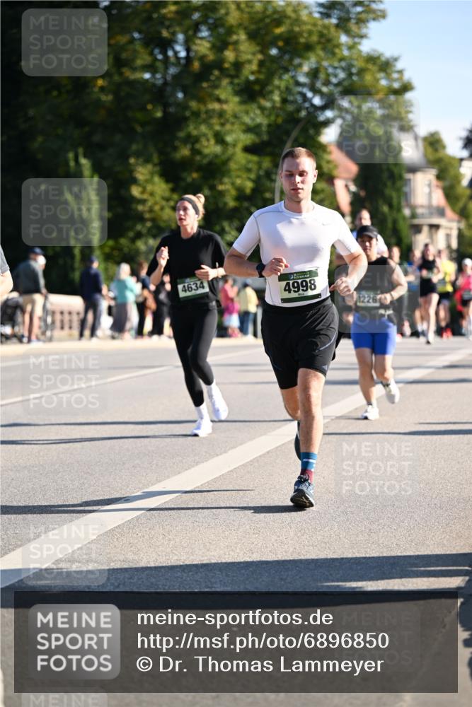 01.09.2024 - BARMER Alsterlauf Dr. Thomas Lammeyer http://msf.ph/oto/6896850 01.09.2024 09:35:12 Laufen 4634, 4998, 1226 meine-sportfotos.de