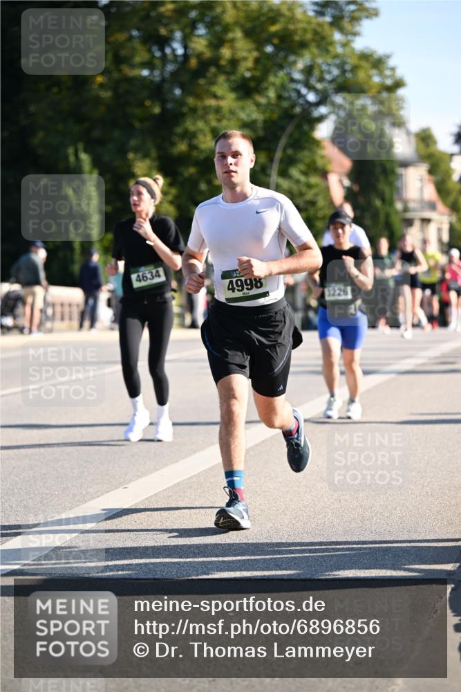 01.09.2024 - BARMER Alsterlauf Dr. Thomas Lammeyer http://msf.ph/oto/6896856 01.09.2024 09:35:12 Laufen 4634, 4998 meine-sportfotos.de