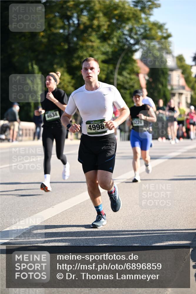 01.09.2024 - BARMER Alsterlauf Dr. Thomas Lammeyer http://msf.ph/oto/6896859 01.09.2024 09:35:12 Laufen 4634, 4998, 1226 meine-sportfotos.de