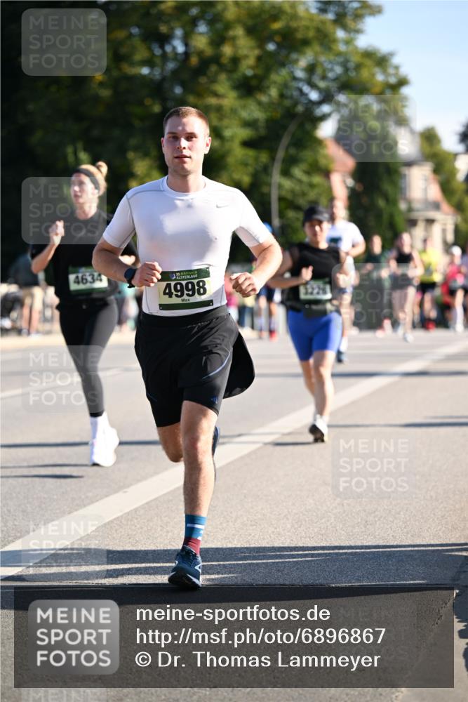 01.09.2024 - BARMER Alsterlauf Dr. Thomas Lammeyer http://msf.ph/oto/6896867 01.09.2024 09:35:12 Laufen 4634, 35, 4998, 3226 meine-sportfotos.de