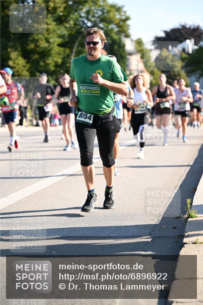 01.09.2024 - BARMER Alsterlauf Dr. Thomas Lammeyer http://msf.ph/oto/6896922 01.09.2024 09:35:16 Laufen 8054 meine-sportfotos.de