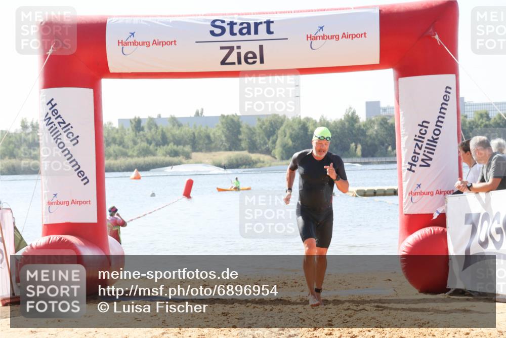 01.09.2024 - 17. Tribühne Triathlon Luisa Fischer http://msf.ph/oto/6896954 01.09.2024 11:26:59 Schwimmen 460 meine-sportfotos.de