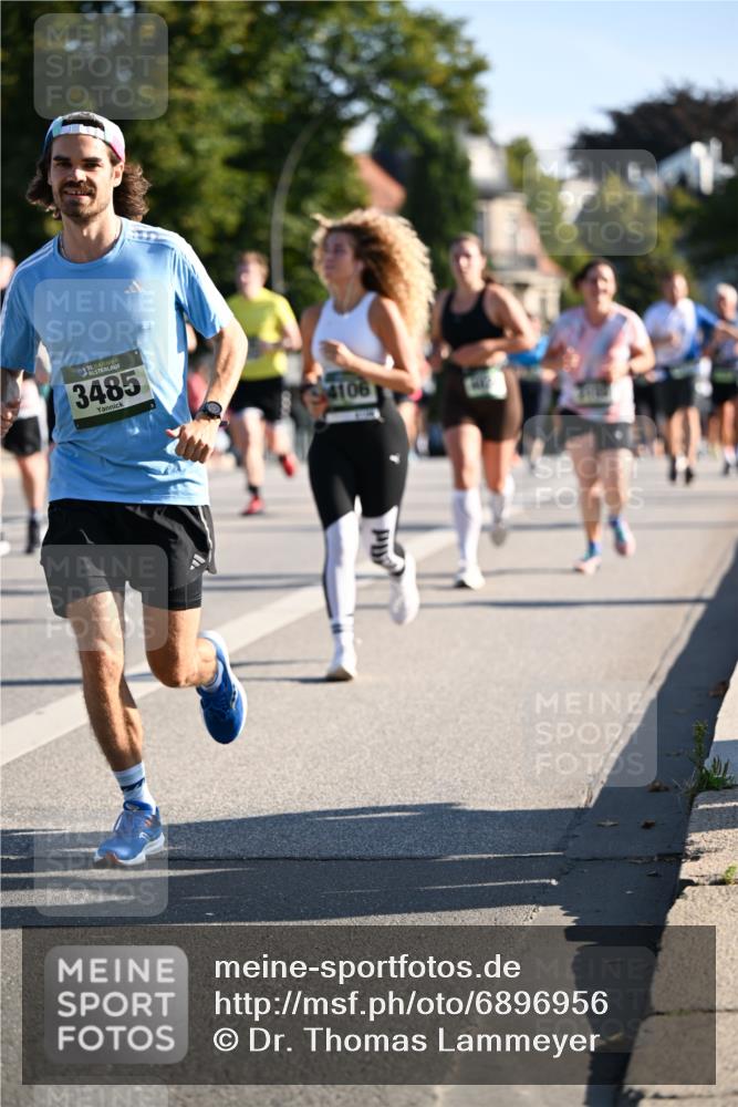 01.09.2024 - BARMER Alsterlauf Dr. Thomas Lammeyer http://msf.ph/oto/6896956 01.09.2024 09:35:18 Laufen 3485, 4106 meine-sportfotos.de