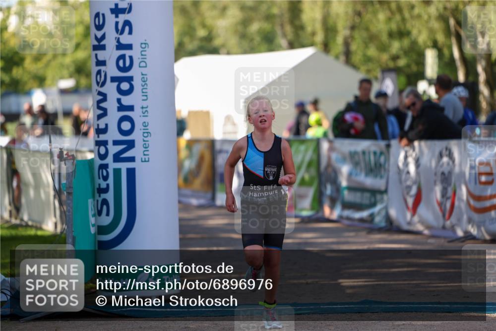 01.09.2024 - 17. Tribühne Triathlon Michael Strokosch http://msf.ph/oto/6896976 01.09.2024 09:50:39 Ziel 63, 78, 79, 100 meine-sportfotos.de