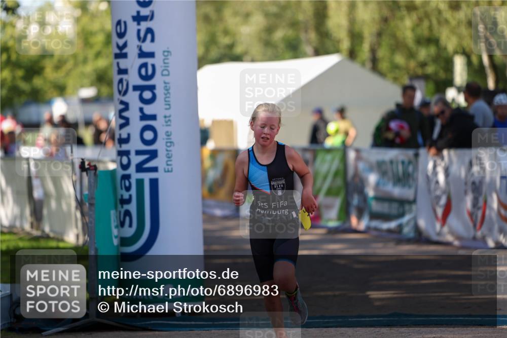 01.09.2024 - 17. Tribühne Triathlon Michael Strokosch http://msf.ph/oto/6896983 01.09.2024 09:50:39 Ziel 63, 78, 79, 100 meine-sportfotos.de