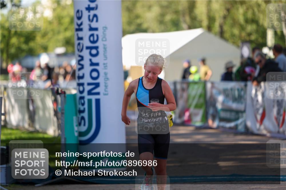 01.09.2024 - 17. Tribühne Triathlon Michael Strokosch http://msf.ph/oto/6896986 01.09.2024 09:50:39 Ziel 63, 78, 79, 100 meine-sportfotos.de