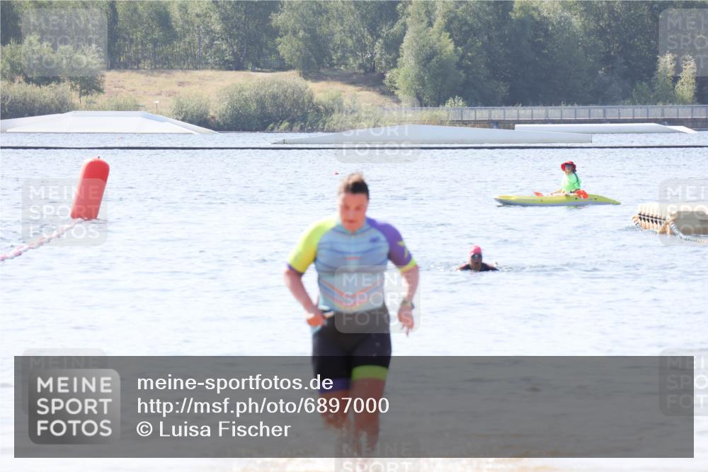 01.09.2024 - 17. Tribühne Triathlon Luisa Fischer http://msf.ph/oto/6897000 01.09.2024 11:34:22 Schwimmen 533 meine-sportfotos.de