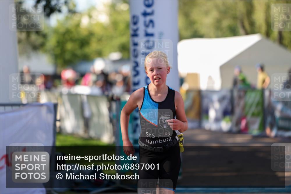 01.09.2024 - 17. Tribühne Triathlon Michael Strokosch http://msf.ph/oto/6897001 01.09.2024 09:50:40 Ziel 63, 78, 79, 100 meine-sportfotos.de