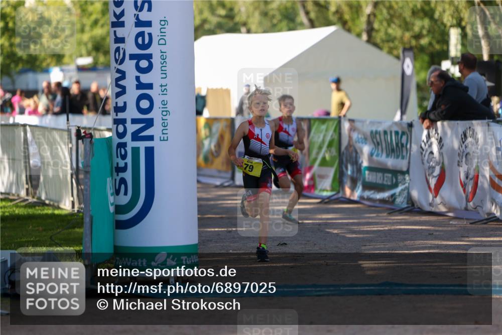 01.09.2024 - 17. Tribühne Triathlon Michael Strokosch http://msf.ph/oto/6897025 01.09.2024 09:50:43 Ziel 63, 78, 79, 100 meine-sportfotos.de