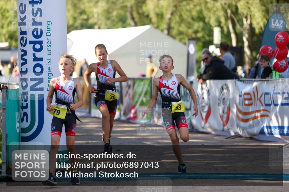 01.09.2024 - 17. Tribühne Triathlon Michael Strokosch http://msf.ph/oto/6897043 01.09.2024 09:50:44 Ziel 63, 78, 79 meine-sportfotos.de